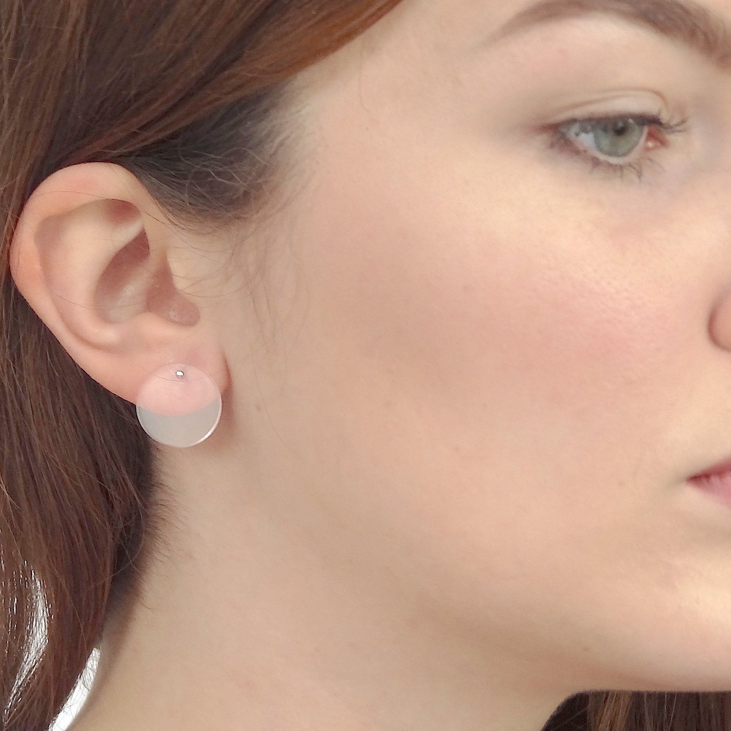 Daphne | transparent disc ear studs