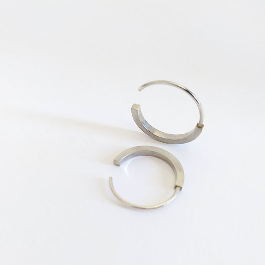 Tara | flat open hoops in silver