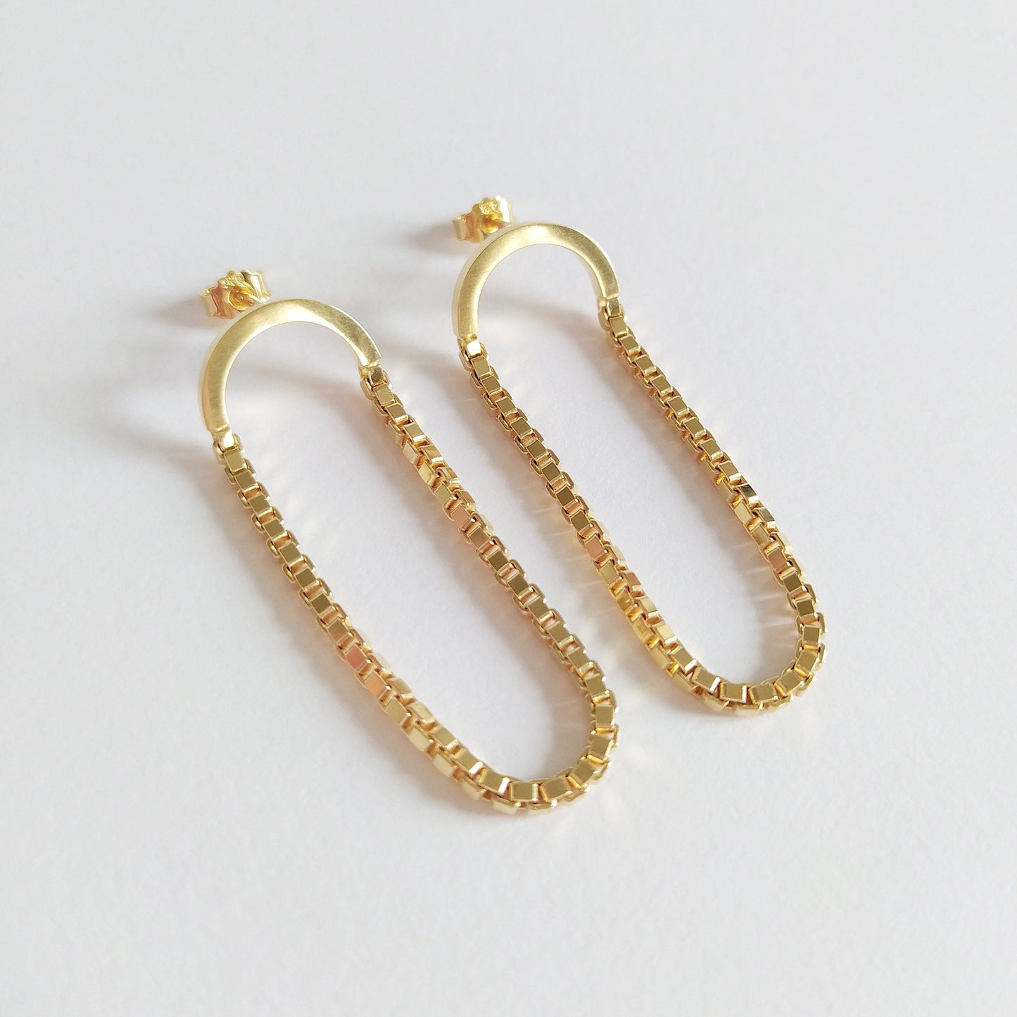 Edda | golden earrings with hanging chain